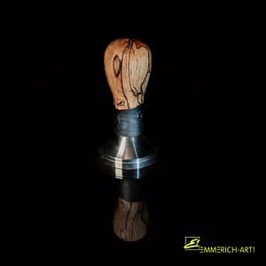 Tamper, Exklusiv von Emmerich Art 5 Hochwertiger Kaffee-Tamper mit edlem Holzgriff und glänzender Metallbasis – handgefertigt von Emmerich Art.
